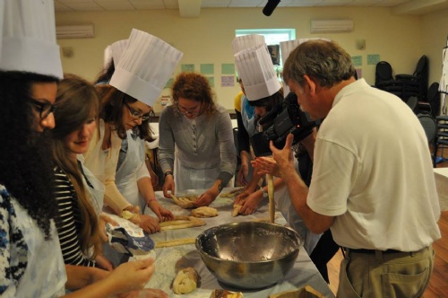 article challah baking.jpg